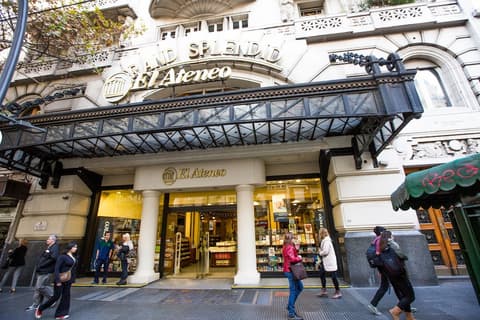 Callao Suites Recoleta, Front of property