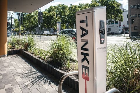 Courtyard by Marriott Cologne, Electric vehicle charging station
