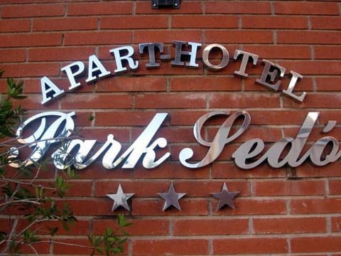 Park Sedo Aparthotel, Exterior