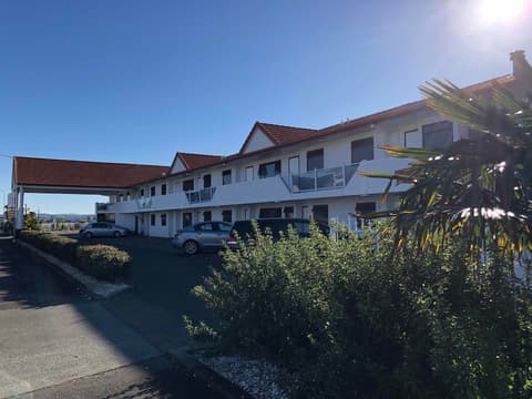 Harbour View Motel on Ahuriri Beach in Napier NZ with sea view suites