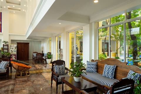 La Residence WatBo Hotel