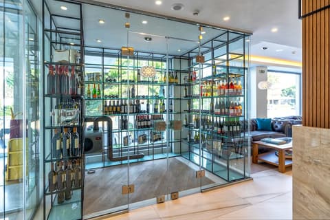 Glyfada Riviera Hotel, Dining