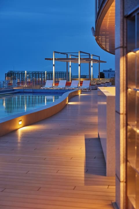LOTTE CITY HOTEL JEJU AIRPORT, Rooftop pool