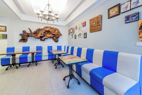 Alron Hotel Kuta Powered by Archipelago