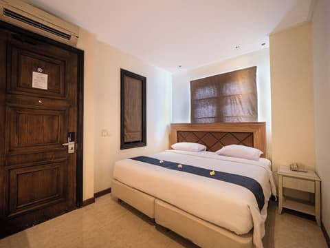 Alron Hotel Kuta Powered by Archipelago, Room
