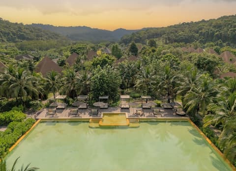 High Season Pool Villa & Spa