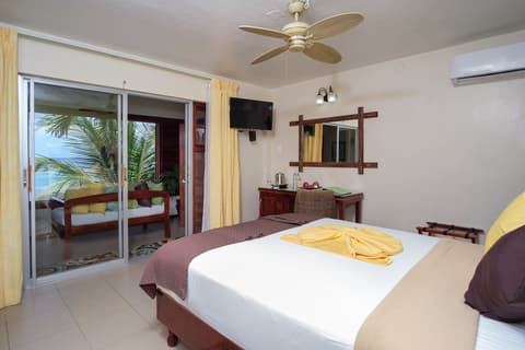 Hibiscus Lodge, Room