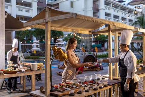 Sanur Resort Watujimbar, Dining