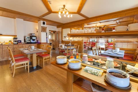 Hotel La Vallee Blanche, Buffet