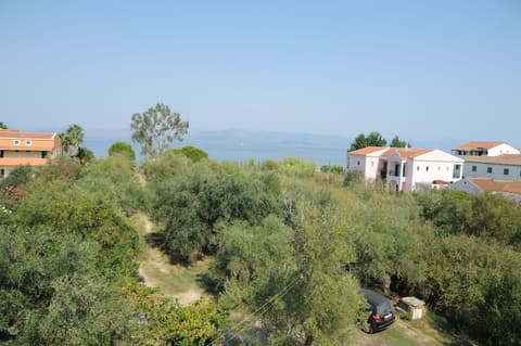 Captain's Studios & Apartments