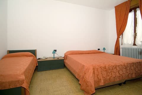 Au Lac de Como Campground, Room