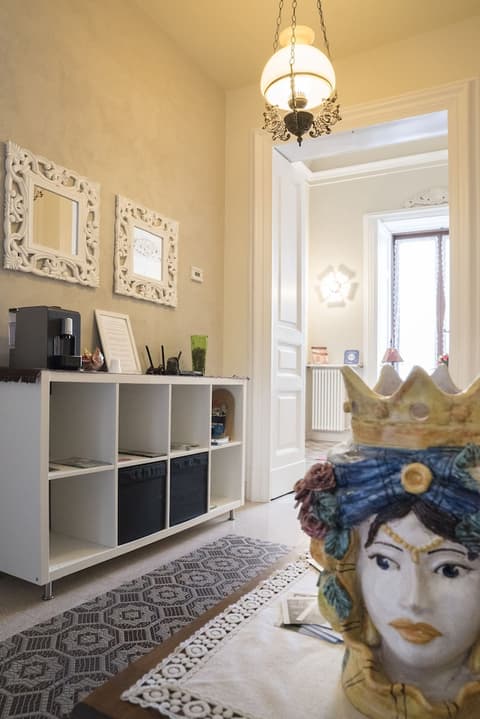 B&B Rossocorallo, Interior entrance