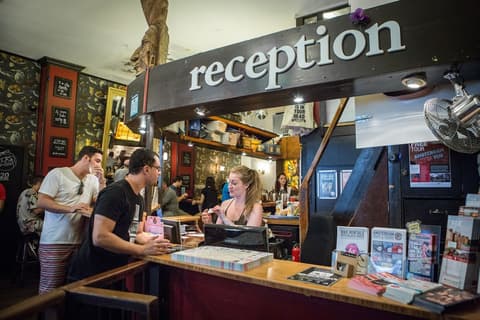 The Flying Pig Downtown Youth Hostel, Reception