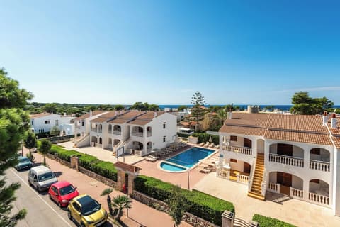 Apartamentos Mar Blanca, Front of property