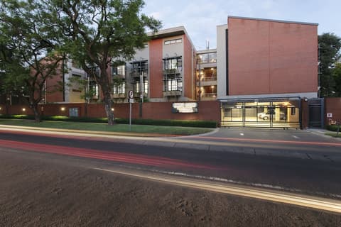 Absolute Farenden Apartments, Property entrance
