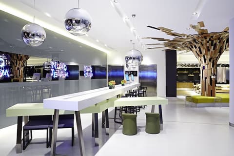 Novotel London Brentford, Lobby