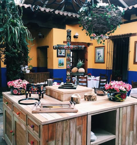 Casavieja, Restaurant