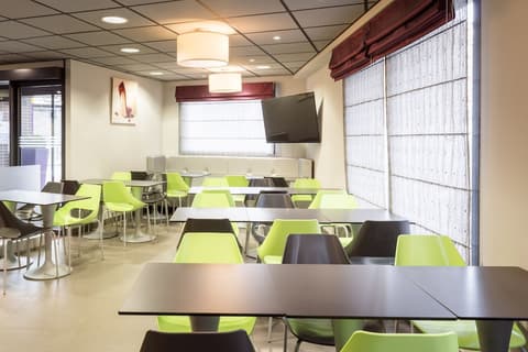 Aparthotel Adagio Paris Malakoff Châtillon, Breakfast area