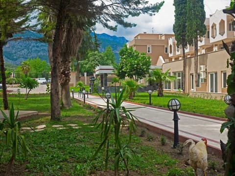 Alexius Beach Hotel, 