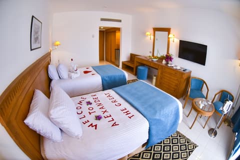 MG Alexander The Great, Room