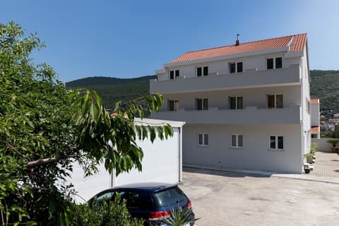 Apartments Siblings - New, Exterior