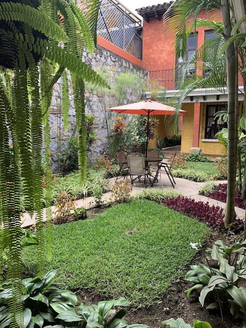 Casona del Conquistador, Property grounds