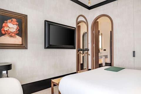 Hotel Montera Madrid, Curio Collection By Hilton, Room