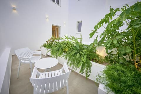 Hotel Leonor, Terrace/patio