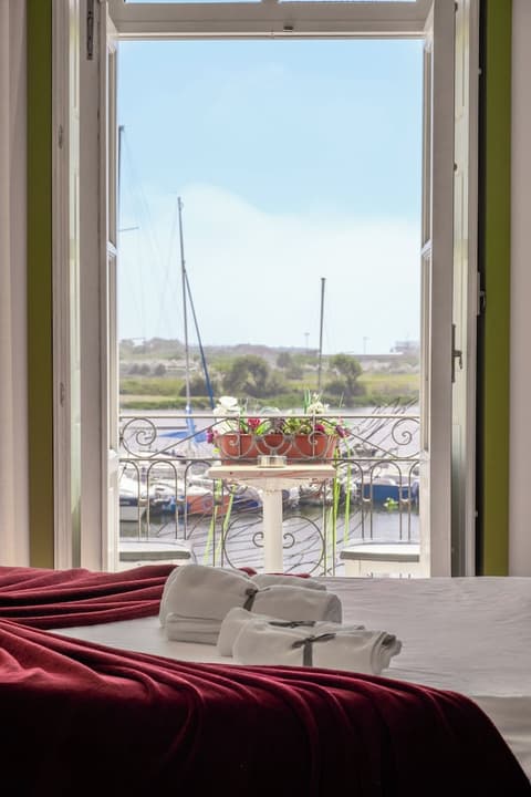 Naval Guest House & Bistrô