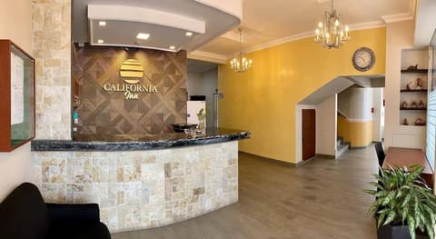 Hostal California Inn