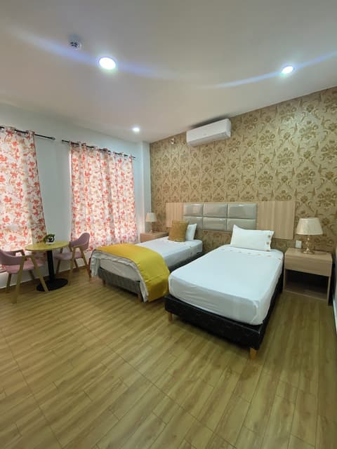 July Apartments, Room