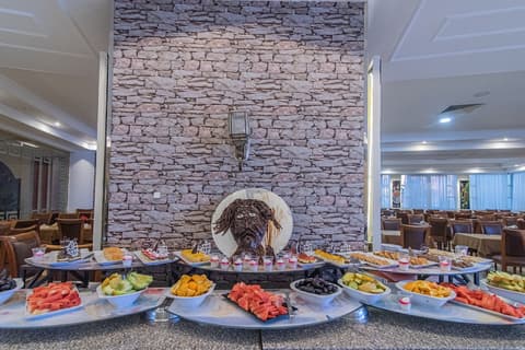 Dexon Hotels, Restaurant