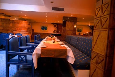 Cleopatra Hotel, Restaurant