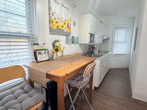 Cozy Private Share Room, Dining