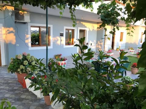 Green Garden Villa