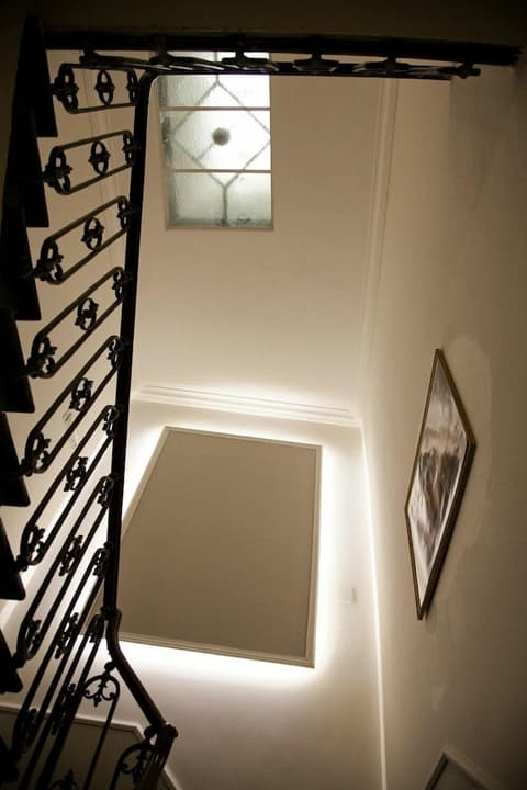 Hotel Lombardia, Interior entrance