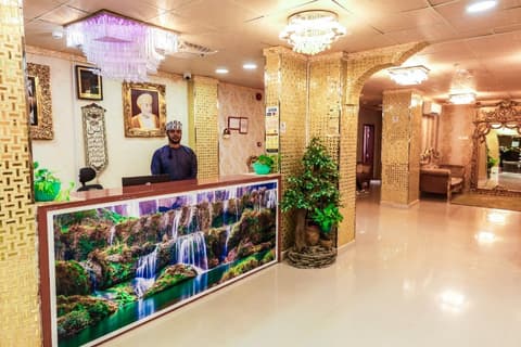 Capital O 141 Golden Rays Hotel