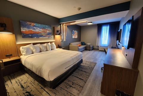 La Quinta Inn & Suites by Wyndham Del Rio, Room