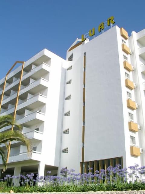 Hotel Luar, Exterior