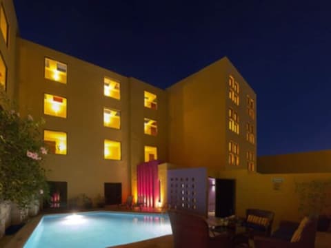 Hotel Plaza Colonial