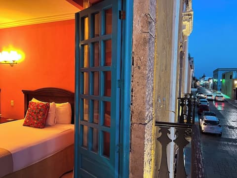 Hotel Plaza Colonial