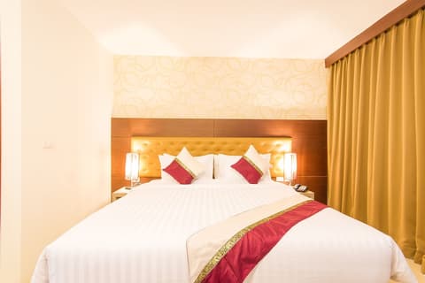 Hemingways Silk Hotel