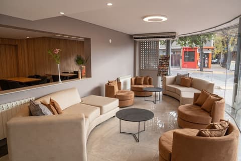 Urbana Suites, Reception