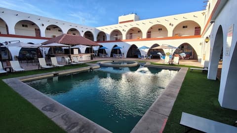 Hotel Hacienda Bugambilias La Paz & Centro de Convenciones