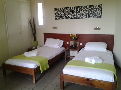 Mediterranean Blue, Room