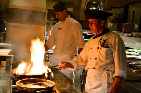 Royal Garden Palace (Families and Couples)