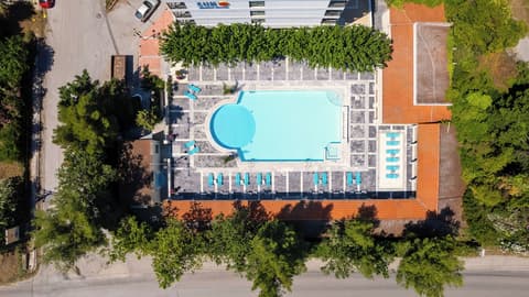 Sun Beach Hotel, Pool