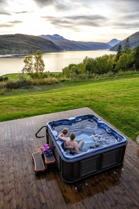 Fjellkysten, Outdoor spa tub