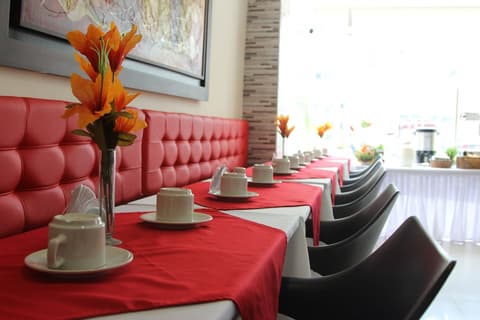 Hotel Marina Suites By Geh Suites