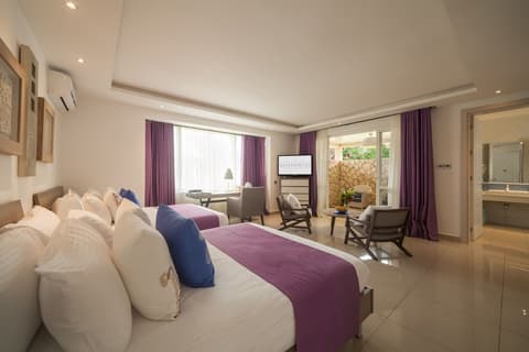 Leopard Beach Resort & Spa, Room